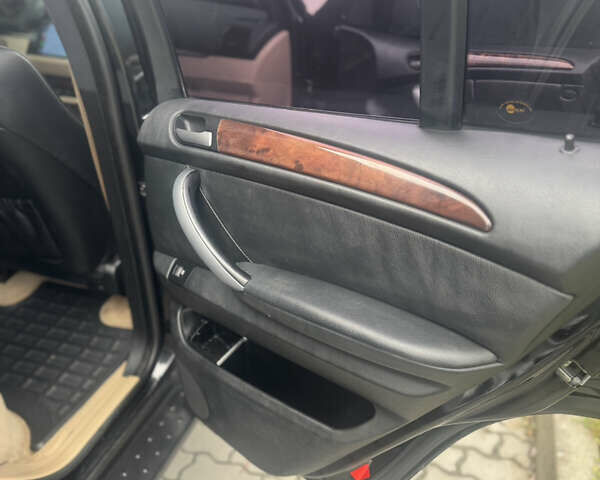 Чорний БМВ Х5, об'ємом двигуна 2.99 л та пробігом 297 тис. км за 12999 $, фото 53 на Automoto.ua