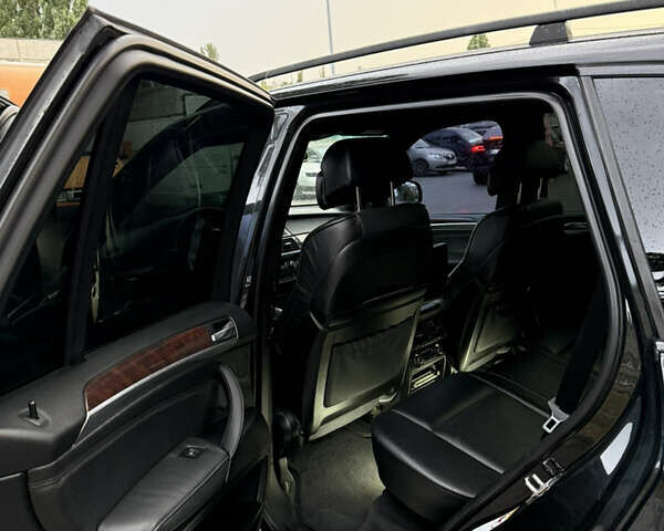 Черный БМВ Х5, объемом двигателя 4.8 л и пробегом 282 тыс. км за 13900 $, фото 19 на Automoto.ua