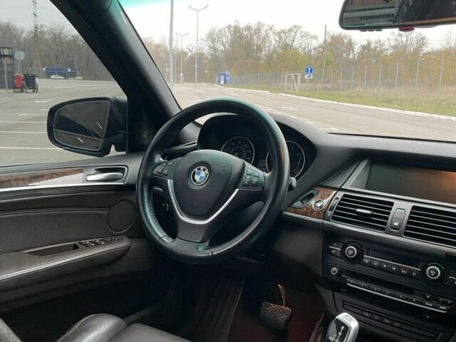 Черный БМВ Х5, объемом двигателя 4.8 л и пробегом 200 тыс. км за 11200 $, фото 7 на Automoto.ua