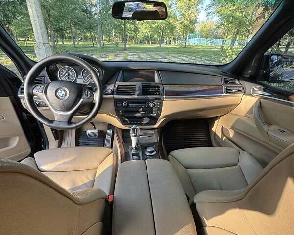Черный БМВ Х5, объемом двигателя 4.8 л и пробегом 158 тыс. км за 13000 $, фото 16 на Automoto.ua