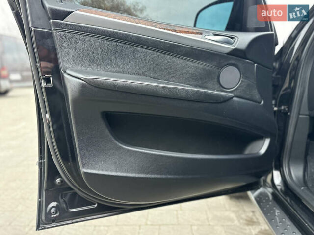 Черный БМВ Х5, объемом двигателя 3 л и пробегом 270 тыс. км за 12250 $, фото 53 на Automoto.ua