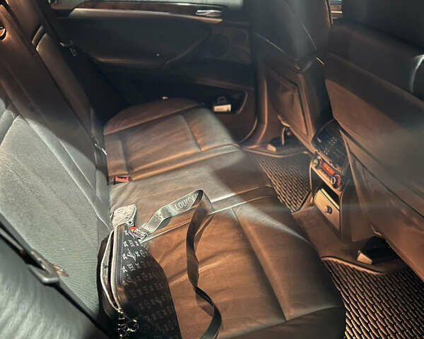 Чорний БМВ Х5, об'ємом двигуна 4.8 л та пробігом 287 тис. км за 11800 $, фото 13 на Automoto.ua