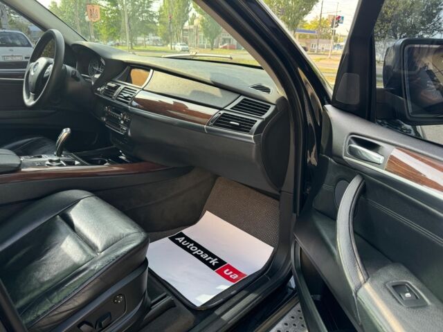 Черный БМВ Х5, объемом двигателя 3 л и пробегом 245 тыс. км за 12790 $, фото 13 на Automoto.ua