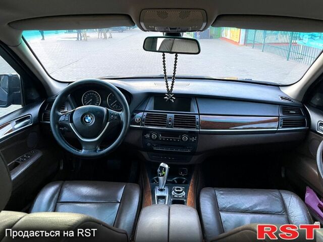 Чорний БМВ Х5, об'ємом двигуна 3 л та пробігом 300 тис. км за 13500 $, фото 6 на Automoto.ua