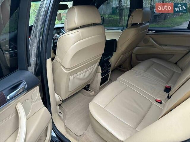 Чорний БМВ Х5, об'ємом двигуна 4.8 л та пробігом 242 тис. км за 10000 $, фото 12 на Automoto.ua