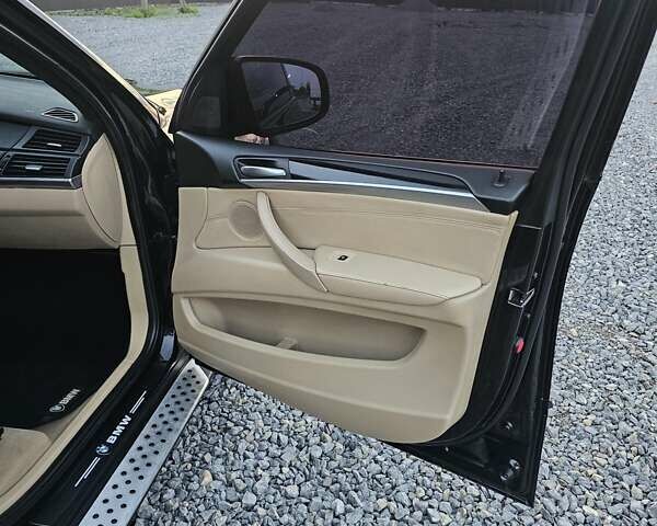 Чорний БМВ Х5, об'ємом двигуна 2.99 л та пробігом 400 тис. км за 13200 $, фото 18 на Automoto.ua