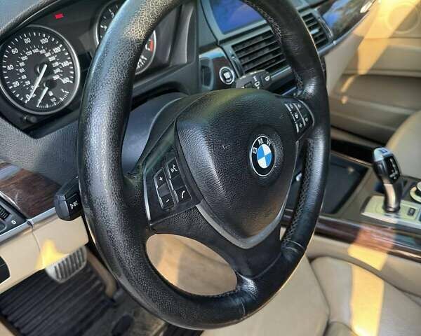 Черный БМВ Х5, объемом двигателя 4.8 л и пробегом 158 тыс. км за 13000 $, фото 5 на Automoto.ua