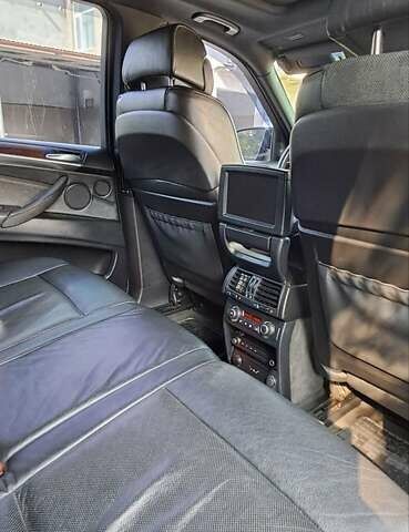 Черный БМВ Х5, объемом двигателя 4.8 л и пробегом 225 тыс. км за 12300 $, фото 16 на Automoto.ua