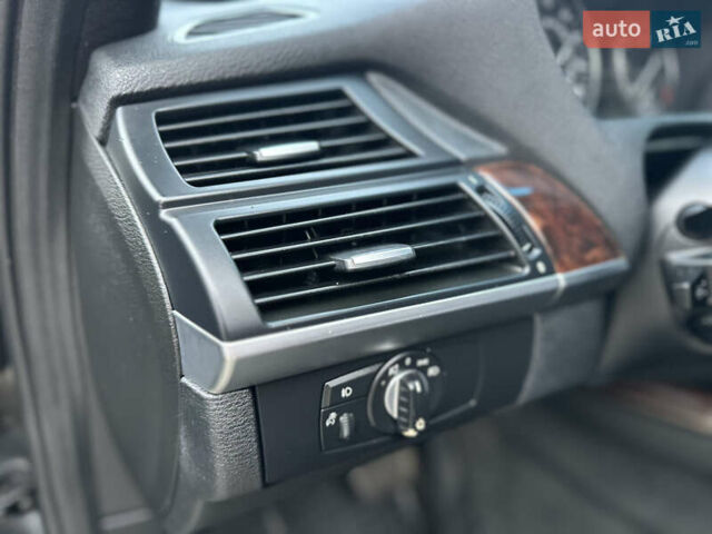 Черный БМВ Х5, объемом двигателя 3 л и пробегом 270 тыс. км за 12250 $, фото 57 на Automoto.ua