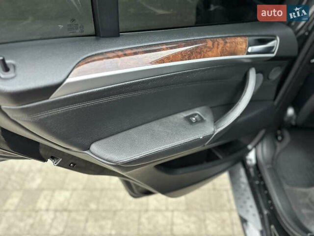 Черный БМВ Х5, объемом двигателя 3 л и пробегом 270 тыс. км за 12250 $, фото 71 на Automoto.ua