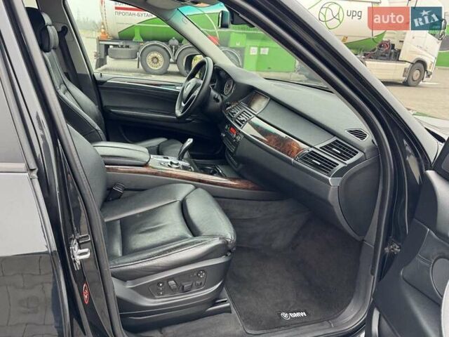 Чорний БМВ Х5, об'ємом двигуна 2.99 л та пробігом 330 тис. км за 13000 $, фото 18 на Automoto.ua