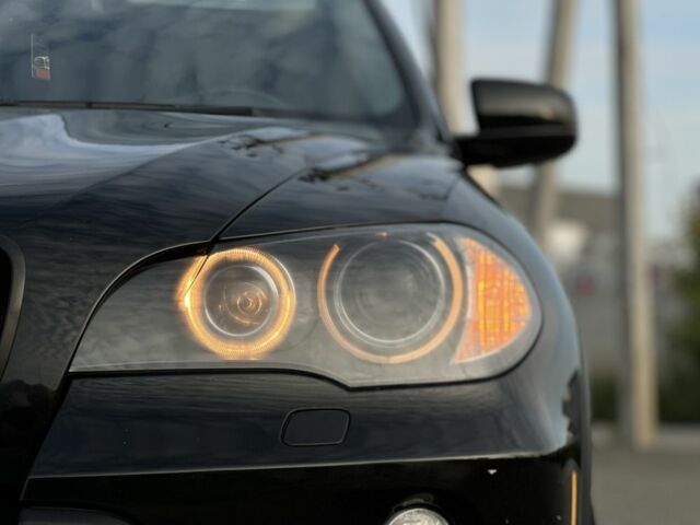 Черный БМВ Х5, объемом двигателя 3 л и пробегом 280 тыс. км за 10700 $, фото 1 на Automoto.ua