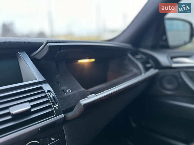 Черный БМВ Х5, объемом двигателя 3 л и пробегом 270 тыс. км за 12250 $, фото 62 на Automoto.ua