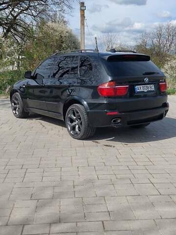 Черный БМВ Х5, объемом двигателя 4.8 л и пробегом 300 тыс. км за 9000 $, фото 2 на Automoto.ua