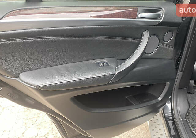 Черный БМВ Х5, объемом двигателя 3 л и пробегом 240 тыс. км за 12000 $, фото 34 на Automoto.ua