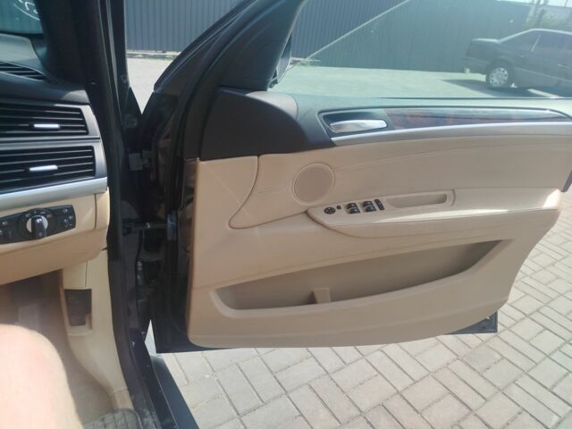 Черный БМВ Х5, объемом двигателя 0 л и пробегом 238 тыс. км за 6200 $, фото 5 на Automoto.ua