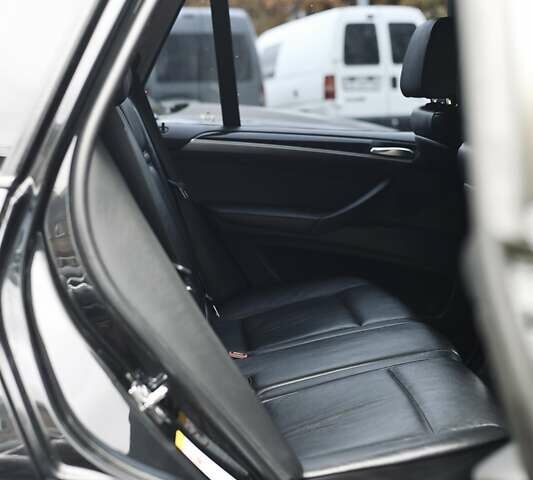 Черный БМВ Х5, объемом двигателя 3 л и пробегом 153 тыс. км за 14000 $, фото 7 на Automoto.ua