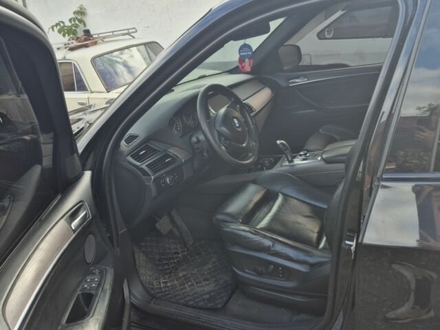 Черный БМВ Х5, объемом двигателя 3 л и пробегом 320 тыс. км за 12500 $, фото 6 на Automoto.ua