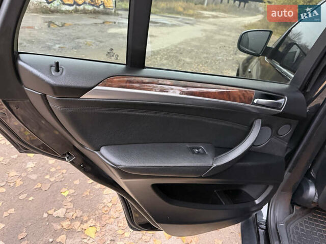 Черный БМВ Х5, объемом двигателя 3 л и пробегом 265 тыс. км за 12500 $, фото 17 на Automoto.ua