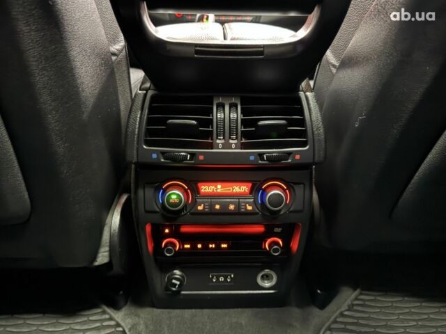 Чорний БМВ Х5, об'ємом двигуна 0 л та пробігом 210 тис. км за 11000 $, фото 1 на Automoto.ua