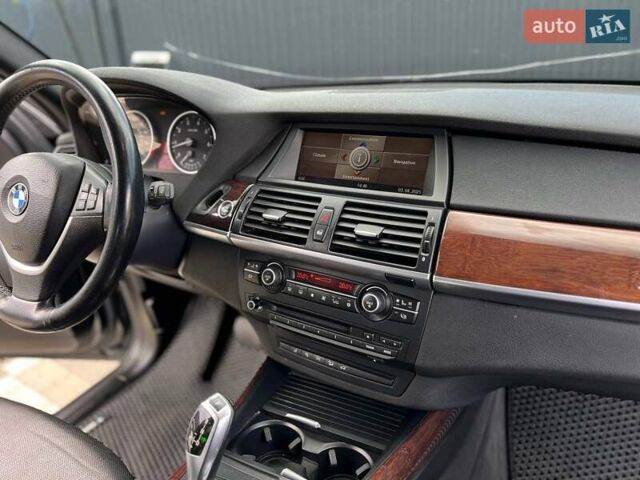 Черный БМВ Х5, объемом двигателя 4.8 л и пробегом 240 тыс. км за 15777 $, фото 28 на Automoto.ua