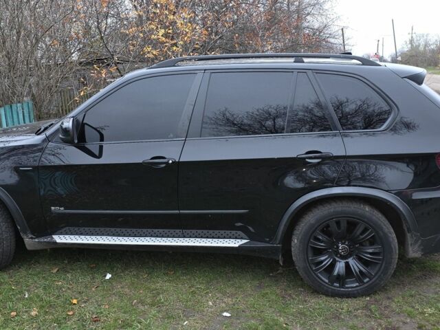 Черный БМВ Х5, объемом двигателя 3 л и пробегом 400 тыс. км за 10000 $, фото 1 на Automoto.ua