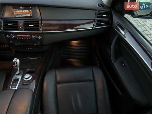Чорний БМВ Х5, об'ємом двигуна 3 л та пробігом 110 тис. км за 12900 $, фото 97 на Automoto.ua