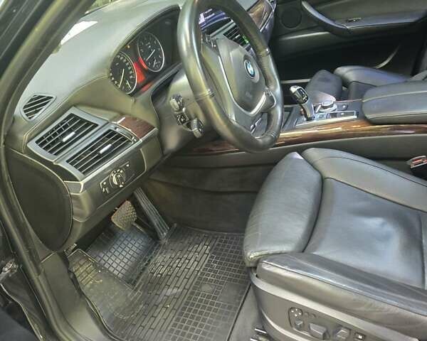 Черный БМВ Х5, объемом двигателя 4.8 л и пробегом 190 тыс. км за 14800 $, фото 6 на Automoto.ua