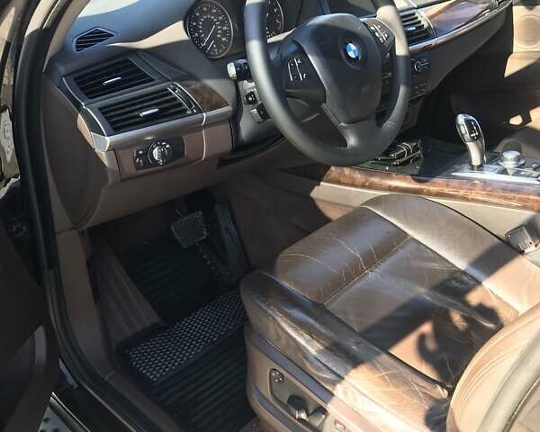 Чорний БМВ Х5, об'ємом двигуна 3 л та пробігом 340 тис. км за 9999 $, фото 17 на Automoto.ua