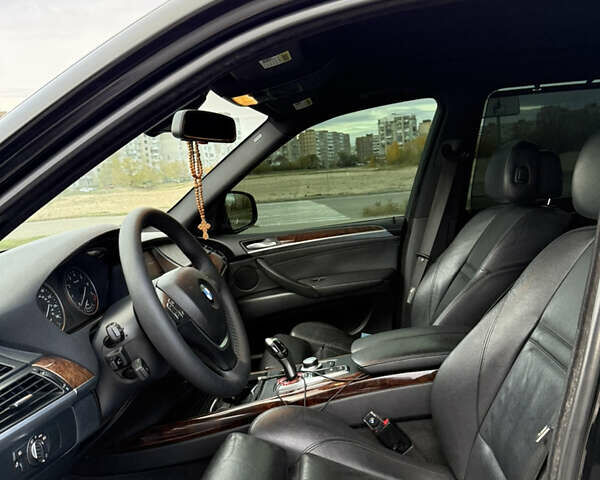 Черный БМВ Х5, объемом двигателя 3 л и пробегом 320 тыс. км за 11500 $, фото 9 на Automoto.ua
