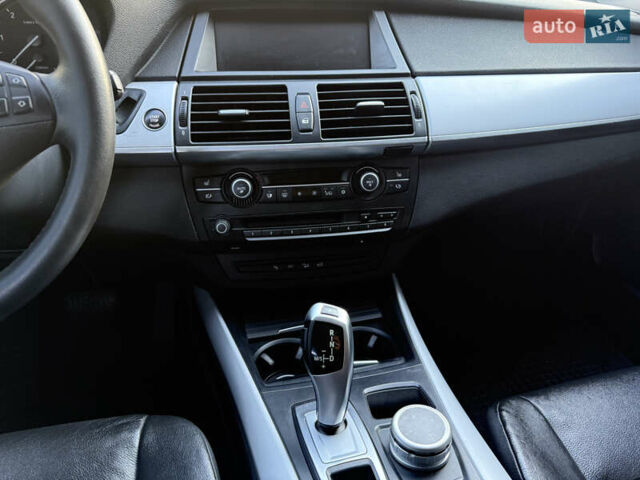 Чорний БМВ Х5, об'ємом двигуна 3 л та пробігом 244 тис. км за 16850 $, фото 17 на Automoto.ua