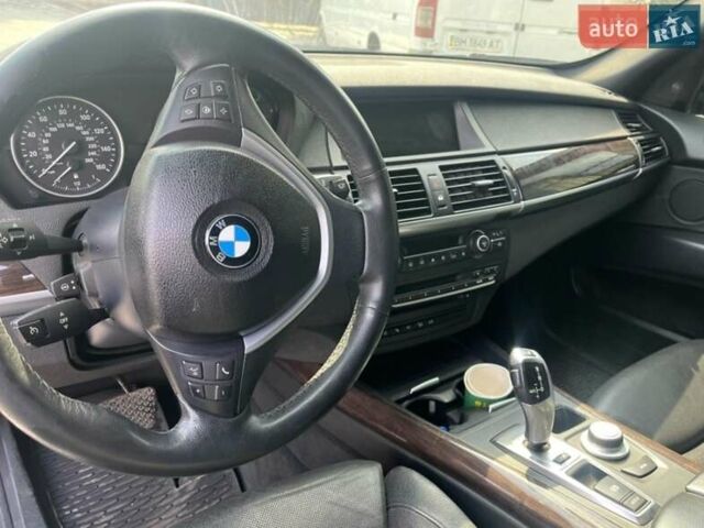 Черный БМВ Х5, объемом двигателя 4.8 л и пробегом 159 тыс. км за 11000 $, фото 7 на Automoto.ua