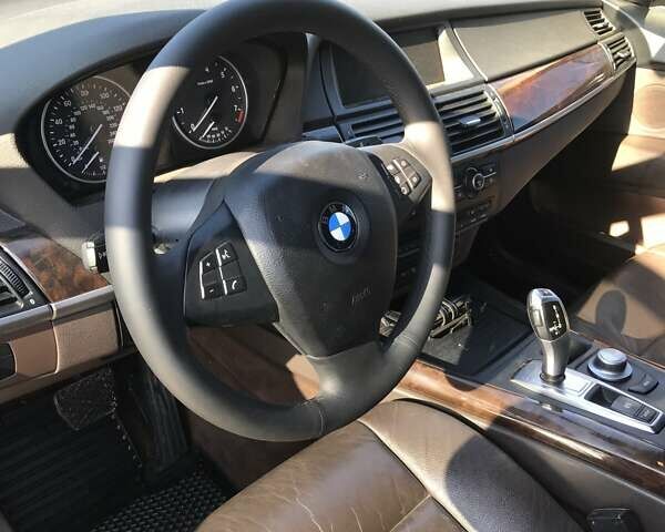 Чорний БМВ Х5, об'ємом двигуна 3 л та пробігом 340 тис. км за 9999 $, фото 15 на Automoto.ua