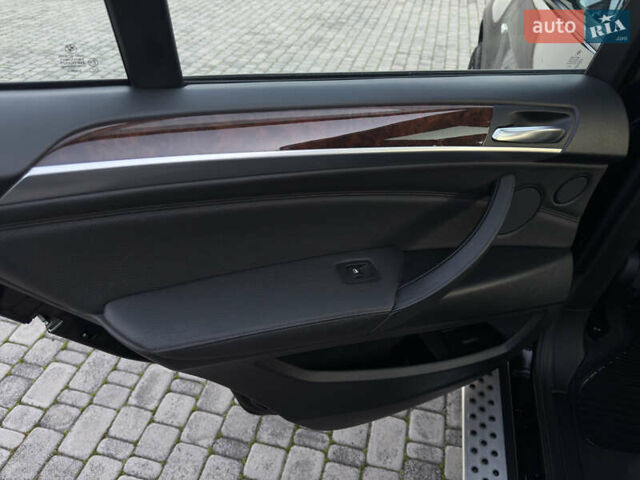 Чорний БМВ Х5, об'ємом двигуна 3 л та пробігом 110 тис. км за 12900 $, фото 63 на Automoto.ua