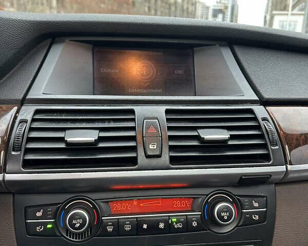 Чорний БМВ Х5, об'ємом двигуна 3 л та пробігом 315 тис. км за 10999 $, фото 21 на Automoto.ua