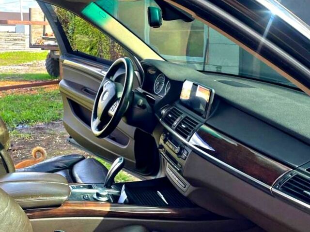 Чорний БМВ Х5, об'ємом двигуна 3 л та пробігом 240 тис. км за 11000 $, фото 1 на Automoto.ua