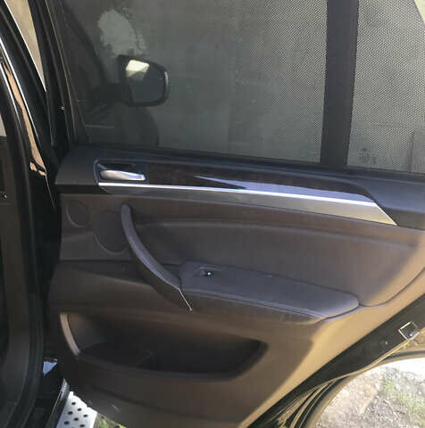 Чорний БМВ Х5, об'ємом двигуна 3 л та пробігом 340 тис. км за 9999 $, фото 13 на Automoto.ua