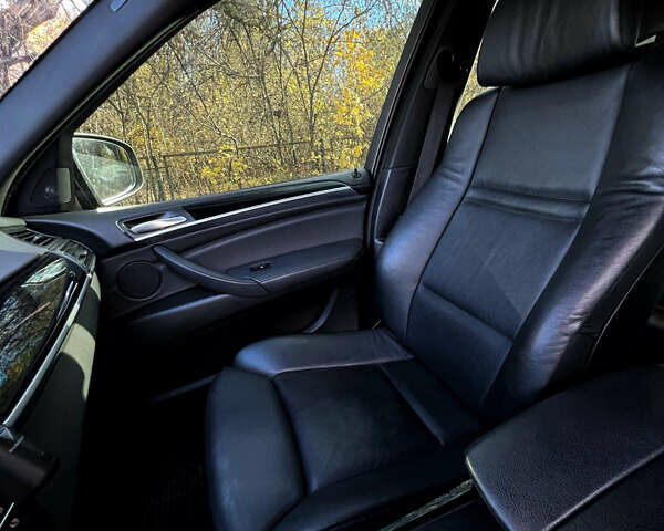 Черный БМВ Х5, объемом двигателя 4.8 л и пробегом 190 тыс. км за 22000 $, фото 31 на Automoto.ua