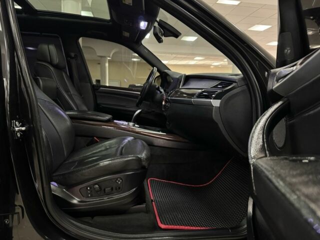 Черный БМВ Х5, объемом двигателя 4.8 л и пробегом 210 тыс. км за 11000 $, фото 6 на Automoto.ua