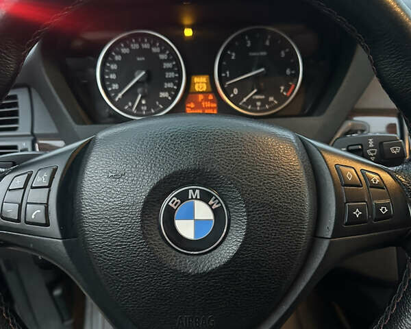 Чорний БМВ Х5, об'ємом двигуна 4.8 л та пробігом 293 тис. км за 12500 $, фото 4 на Automoto.ua