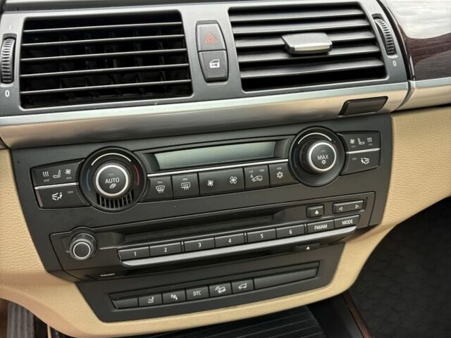 Черный БМВ Х5, объемом двигателя 4.8 л и пробегом 350 тыс. км за 10000 $, фото 5 на Automoto.ua