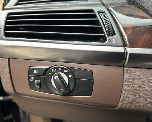 Чорний БМВ Х5, об'ємом двигуна 3 л та пробігом 315 тис. км за 10999 $, фото 23 на Automoto.ua