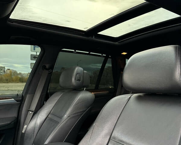 Черный БМВ Х5, объемом двигателя 3 л и пробегом 320 тыс. км за 11500 $, фото 15 на Automoto.ua