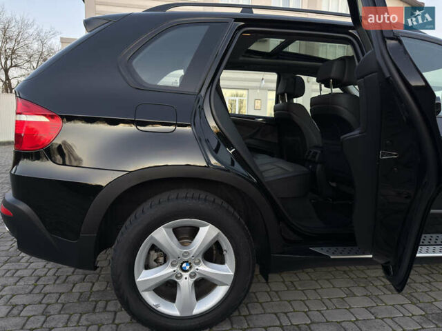Чорний БМВ Х5, об'ємом двигуна 3 л та пробігом 110 тис. км за 12900 $, фото 80 на Automoto.ua