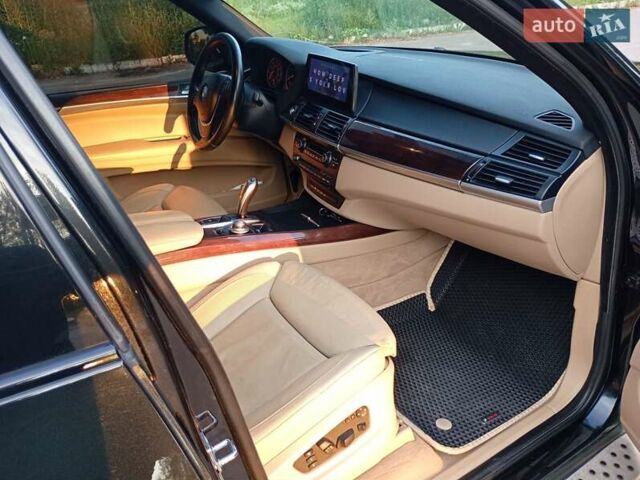 Чорний БМВ Х5, об'ємом двигуна 4.8 л та пробігом 240 тис. км за 15500 $, фото 14 на Automoto.ua