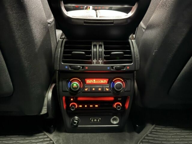 Черный БМВ Х5, объемом двигателя 4.8 л и пробегом 210 тыс. км за 11000 $, фото 8 на Automoto.ua