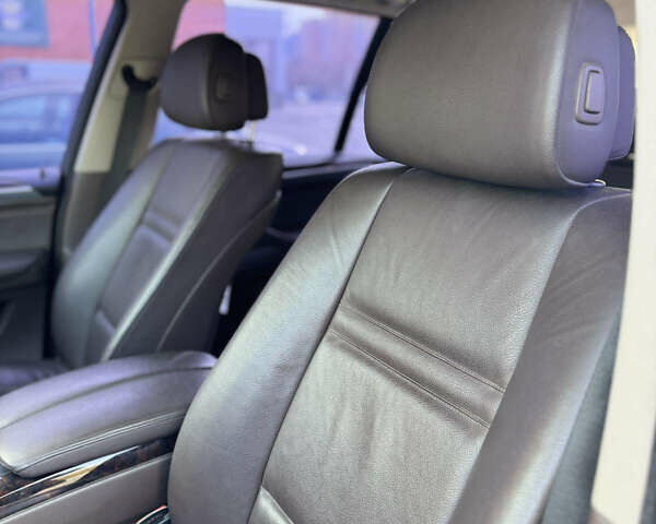 Черный БМВ Х5, объемом двигателя 3 л и пробегом 216 тыс. км за 12000 $, фото 10 на Automoto.ua
