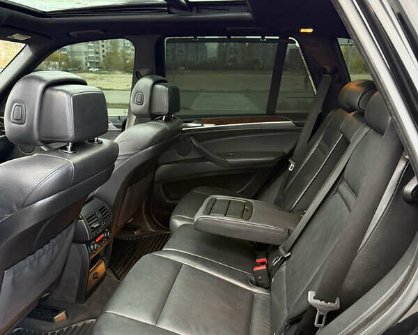 Черный БМВ Х5, объемом двигателя 3 л и пробегом 320 тыс. км за 11500 $, фото 13 на Automoto.ua
