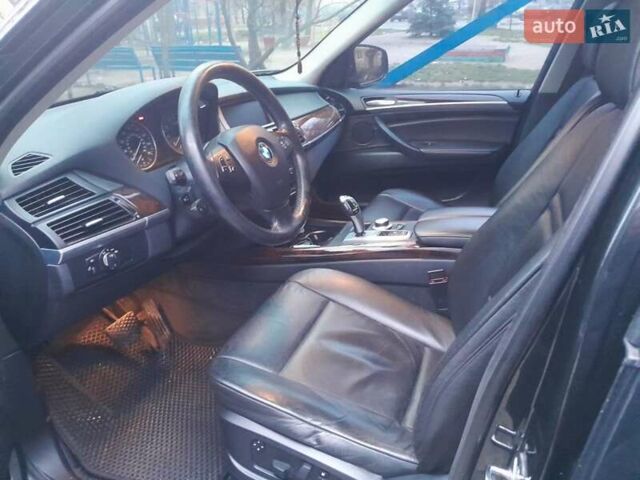 Чорний БМВ Х5, об'ємом двигуна 3 л та пробігом 290 тис. км за 12700 $, фото 3 на Automoto.ua