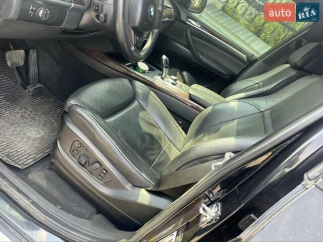 Черный БМВ Х5, объемом двигателя 4.8 л и пробегом 159 тыс. км за 11000 $, фото 6 на Automoto.ua